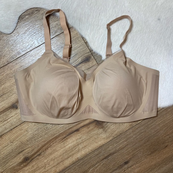 HoneyLove Wire Free CrossOver skin color tan Bra - Picture 4 of 10
